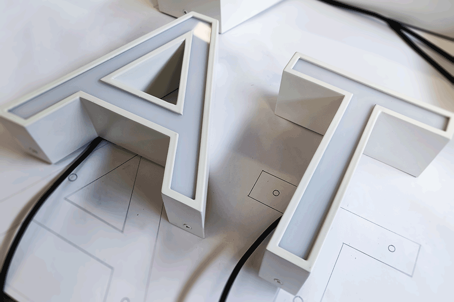 设计制作镂空字标识标牌具备哪些特征？